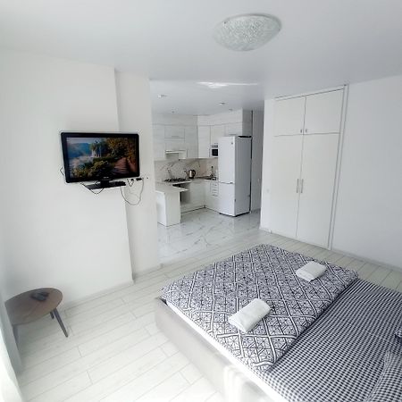 Новобудова Сам Центр Жк "Семицвіт" Lägenhet Lviv Exteriör bild